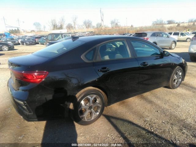 3KPF24AD3ME388674 KIA Forte Lxs