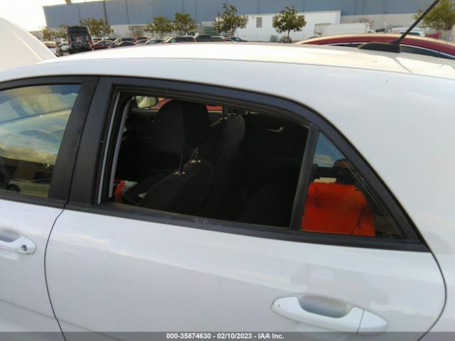 3KPA25AB2KE209021 KIA Rio 5-door S