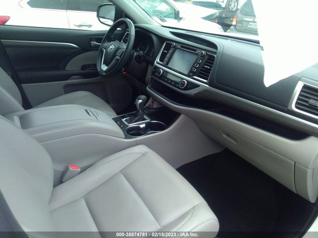 2017 Toyota Highlander, VIN: 5TDYZRFH5HS232421