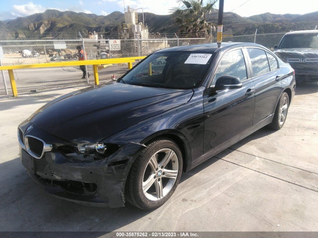 BMW 3 Series 328i 2013 WBA3C1C53DF441655 Image 2