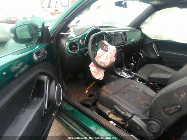3VWJD7AT6JM713930 Volkswagen Beetle Se