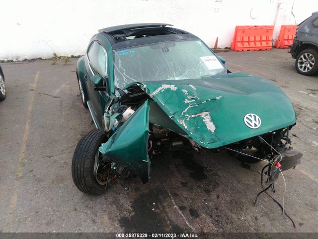 3VWJD7AT6JM713930 Volkswagen Beetle Se