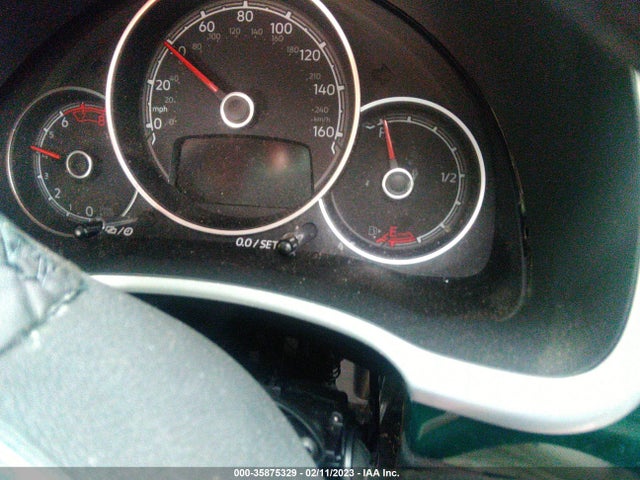 3VWJD7AT6JM713930 Volkswagen Beetle Se
