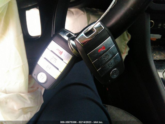 KNDCC3LC9K5276033 KIA NIRO EX