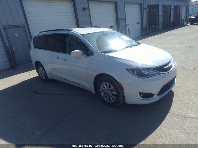 2018 2C4RC1BG7JR317697 main image
