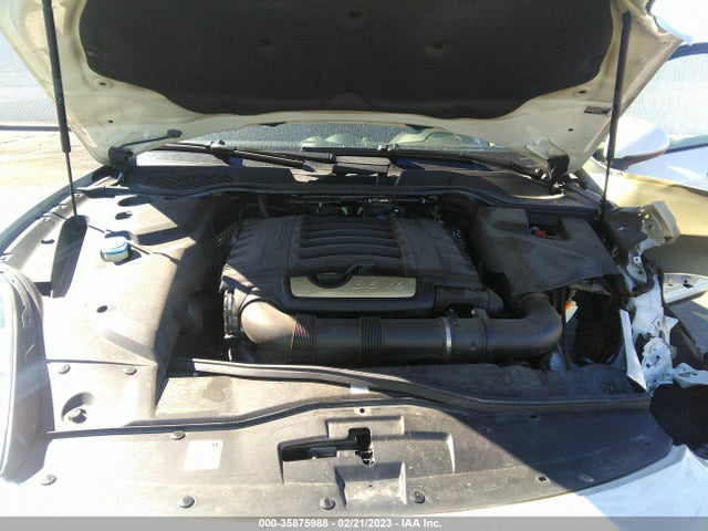 2017 PORSCHE CAYENNE WP1AA2A29HKA86131 Photo 9