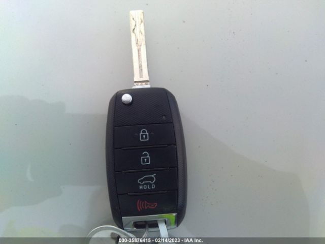 KNDJN2A25E7732883 KIA Soul Base