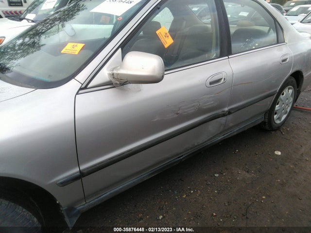 1996 HONDA ACCORD LX/EX VIN: 1HGCD5638TA285952