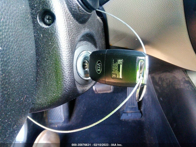 KIA Soul Base 2014 KNDJN2A20E7040451 Image 3