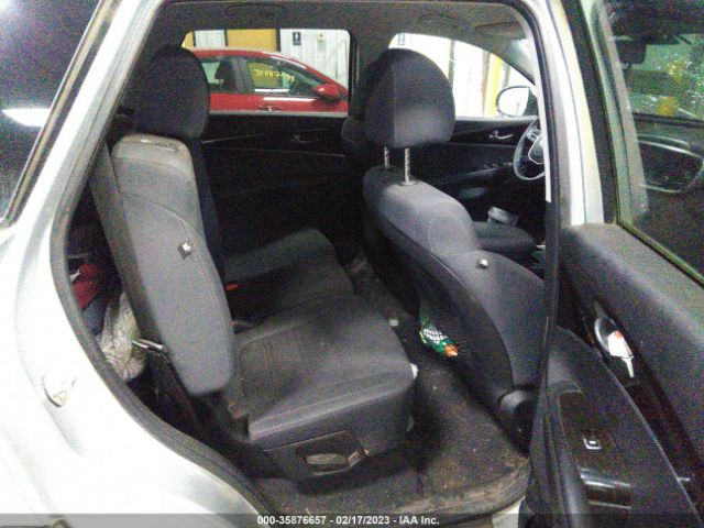 5XYPGDA57KG444369 KIA Sorento Lx V6