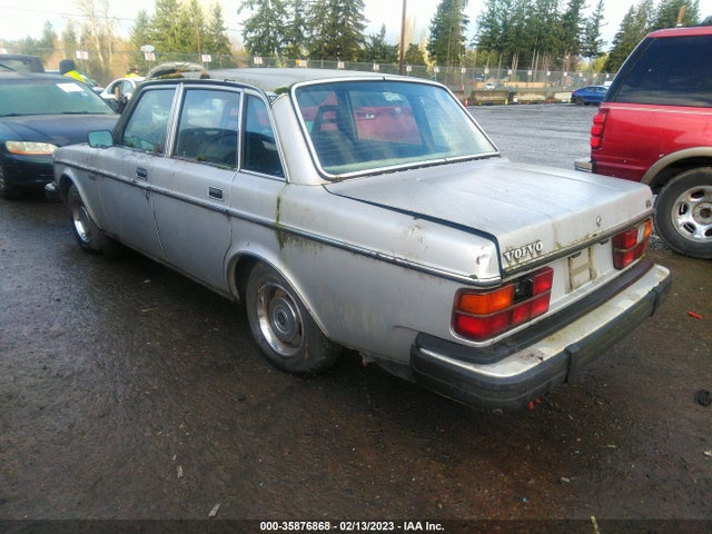 1980 VOLVO 264 VIN: VC26445A1101575