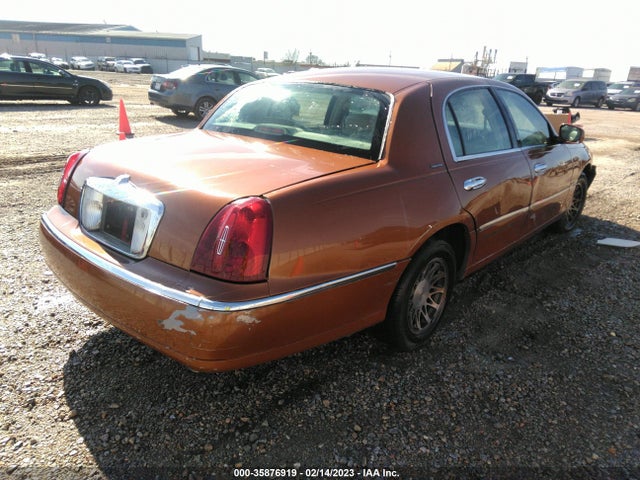 Lincoln Town Car Sig. 2002 1LNHM82W82Y649097 Image 5