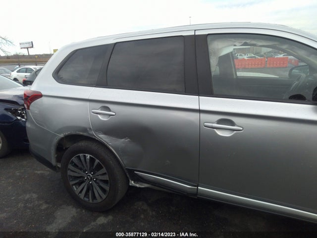 JA4AD2A38LZ018849 Mitsubishi Outlander Es