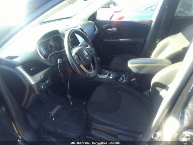 1C4PJLCB2HW541392 Jeep Cherokee Latitude