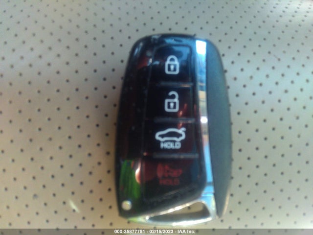 2016 Hyundai Azera, VIN: KMHFH4JG8GA550438