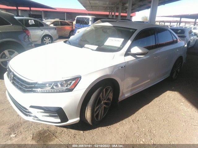1VWAA7A36JC023699 Volkswagen Passat 2.0t S/r-line