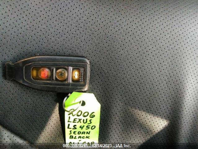 2004 LEXUS LS 430 VIN: JTHBN36FX40157112