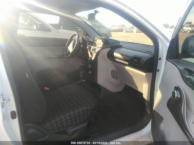 2014 Scion IQ, VIN: JTNJJXB01EJ030001