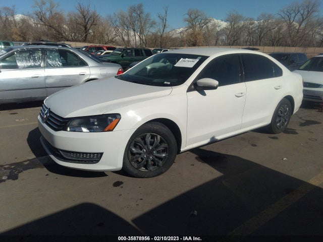 Volkswagen PASSAT S 2013 1VWAH7A31DC149548 Image 2