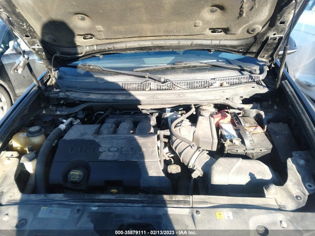Lincoln MKT 2010 2LMHJ5AR3ABJ20708 Image 11