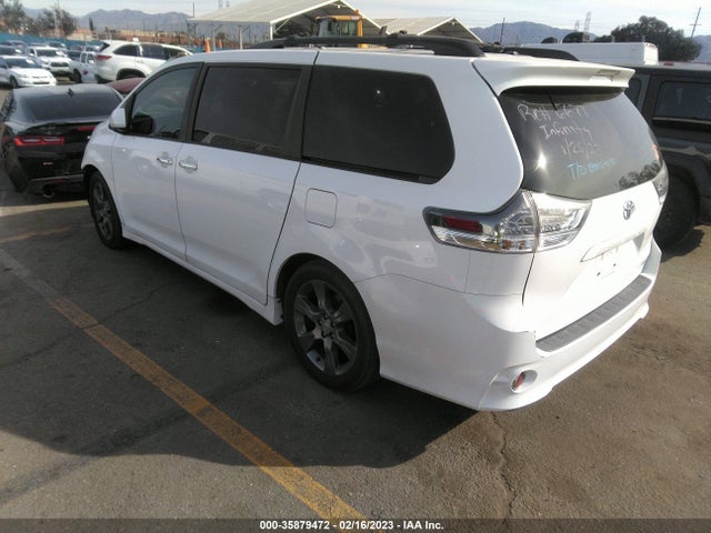 2016 TOYOTA SIENNA SE VIN: 5TDXK3DC7GS744720