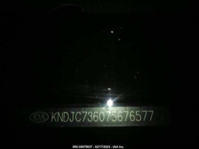 2007 KIA SORENTO LX VIN: KNDJC736075676577
