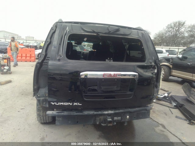 2017 GMC Yukon XL, VIN: 1GKS2HKJ5HR311877