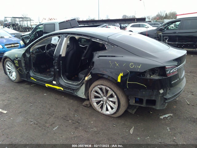 2016 Tesla Model S, VIN: 5YJSA1E26GF142595