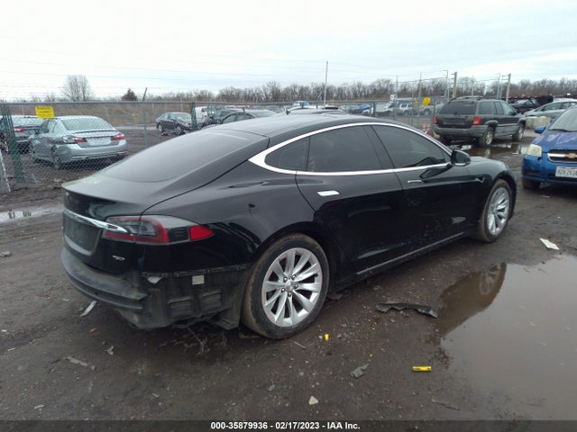 2016 Tesla Model S, VIN: 5YJSA1E26GF142595