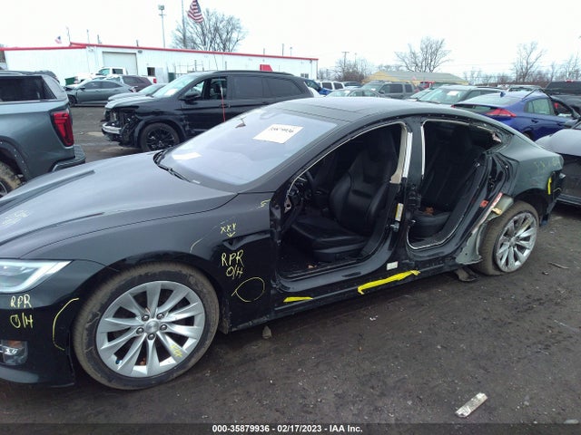 2016 Tesla Model S, VIN: 5YJSA1E26GF142595