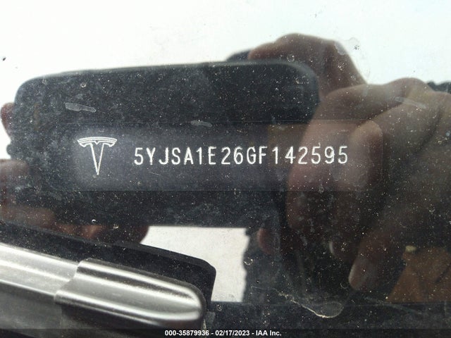 2016 Tesla Model S, VIN: 5YJSA1E26GF142595