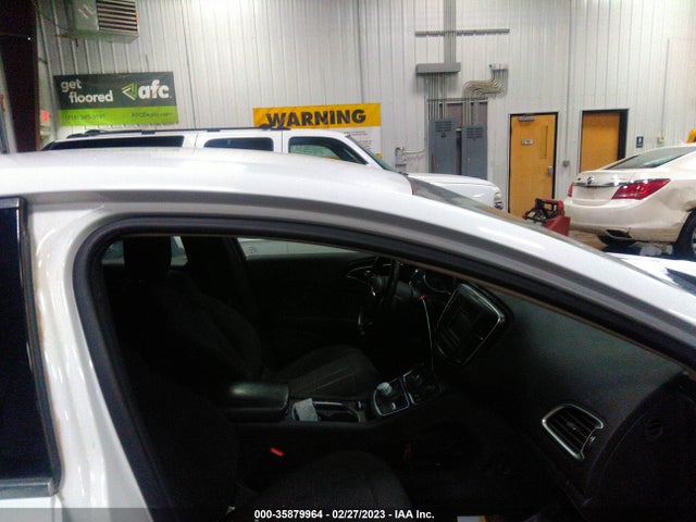 Chrysler 200 Limited 2016 1C3CCCAB2GN153244 Image 5