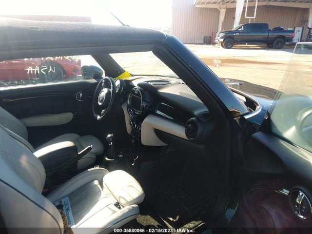 2018 Mini Roadster, VIN: WMWWG9C58J3D22581