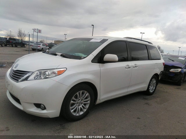2015 TOYOTA SIENNA XLE/XLE AAS/LTD VIN: 5TDYK3DCXFS636949