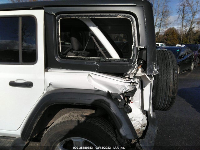 1C4HJXDG8JW147522 Jeep Wrangler Unlimited Sport S