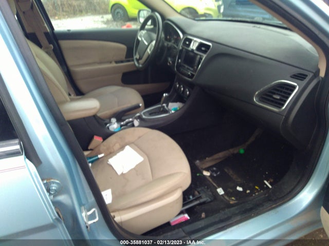 Chrysler 200 Touring 2012 1C3CCBBB7CN181589 Image 5