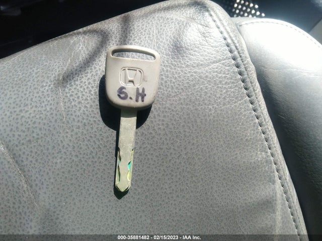 2006 HONDA PILOT EX-L WITH RES VIN: 5FNYF28616B048610