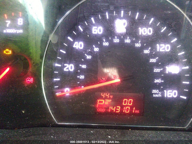 2014 KIA SORENTO LX VIN: 5XYKT4A77EG530177