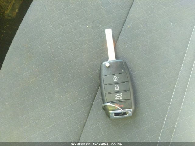 5XYPGDA31GG148513 KIA SORENTO LX
