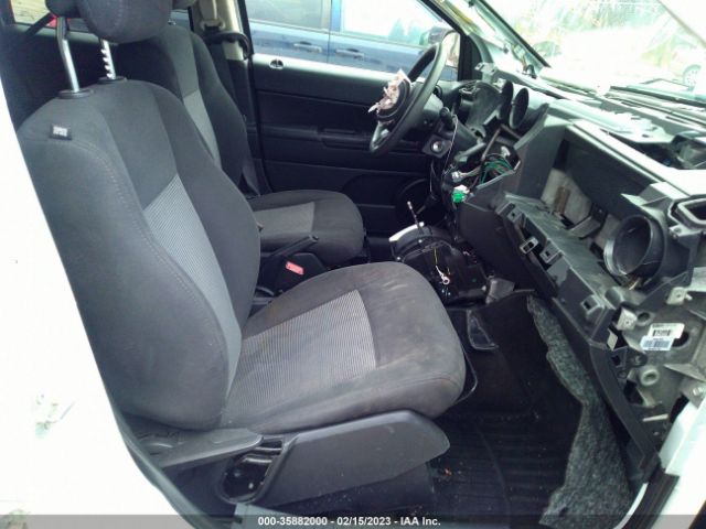 1C4NJDBB2GD521183 Jeep Compass Sport