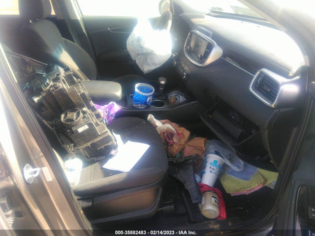 2019 KIA SORENTO LX VIN: 5XYPGDA36KG552576