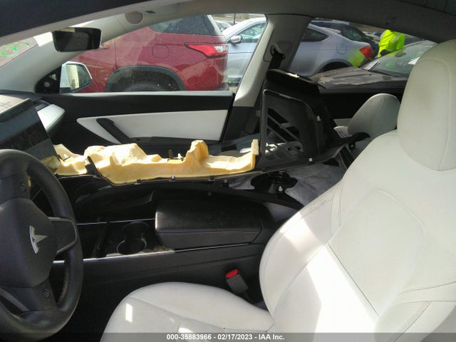 Tesla Model Y Long Range 2021 5YJYGDEE1MF069555 Image 7