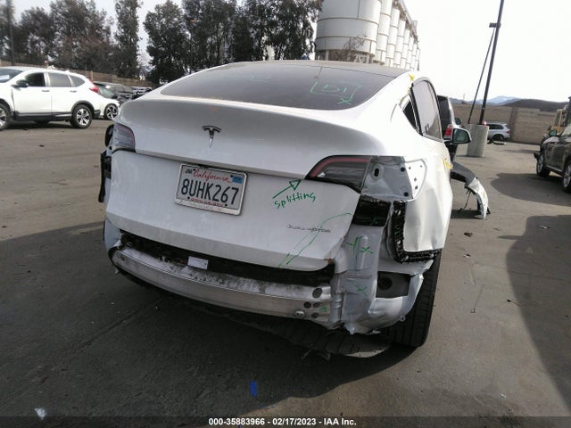 Tesla Model Y Long Range 2021 5YJYGDEE1MF069555 Image 8