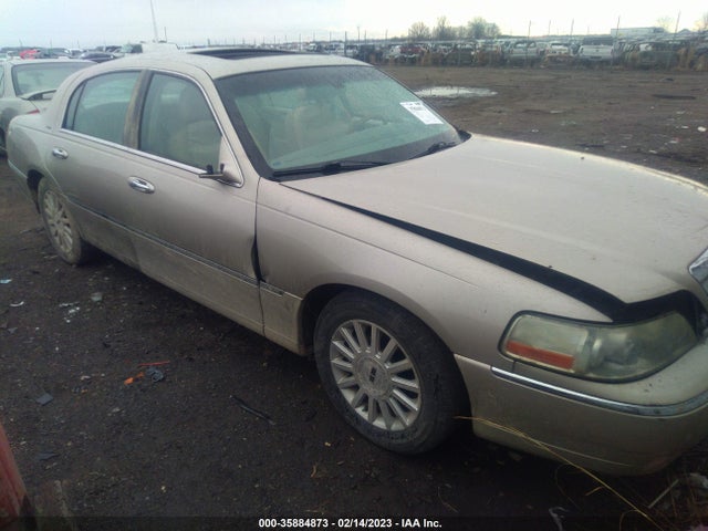 2004 1LNHM83WX4Y658949 main image