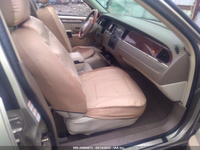 2004 LINCOLN TOWN CAR ULTIMATE VIN: 1LNHM83WX4Y658949
