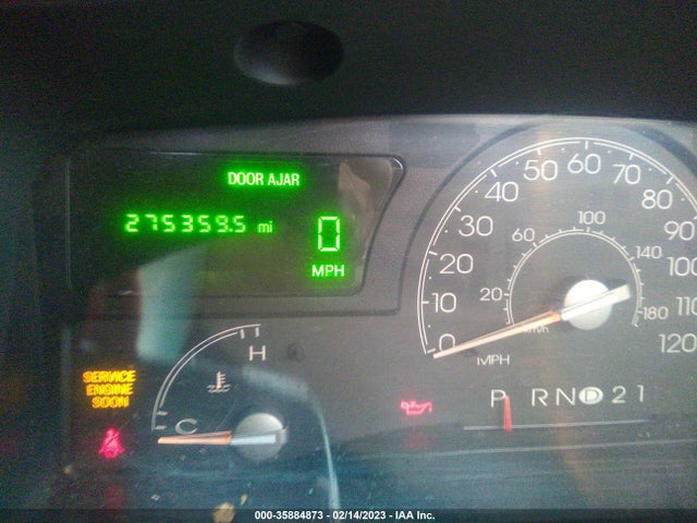 Lincoln Town Car Ultimate 2004 1LNHM83WX4Y658949 Image 8
