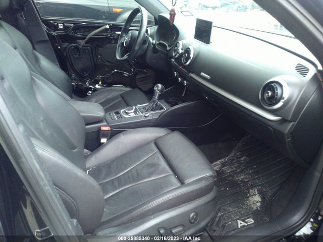 WAUUPBFF7HA065919 Audi A3 Sportback E-tron Premium
