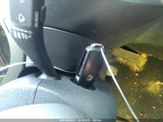 3VWB17AJ9EM438281 Volkswagen Jetta Sedan Se