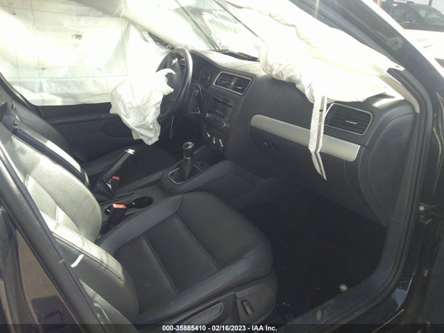 3VWB17AJ9EM438281 Volkswagen Jetta Sedan Se