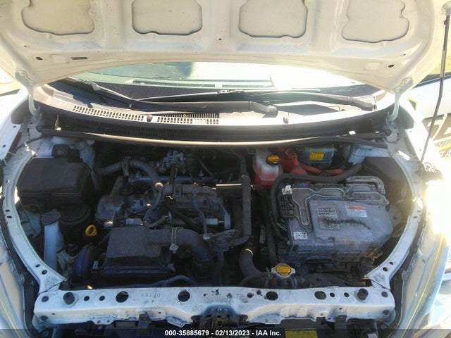 Toyota Prius C One 2015 JTDKDTB33F1579168 Image 10